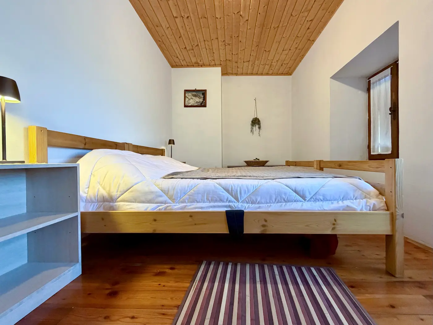 Alpine room surrounded by nature